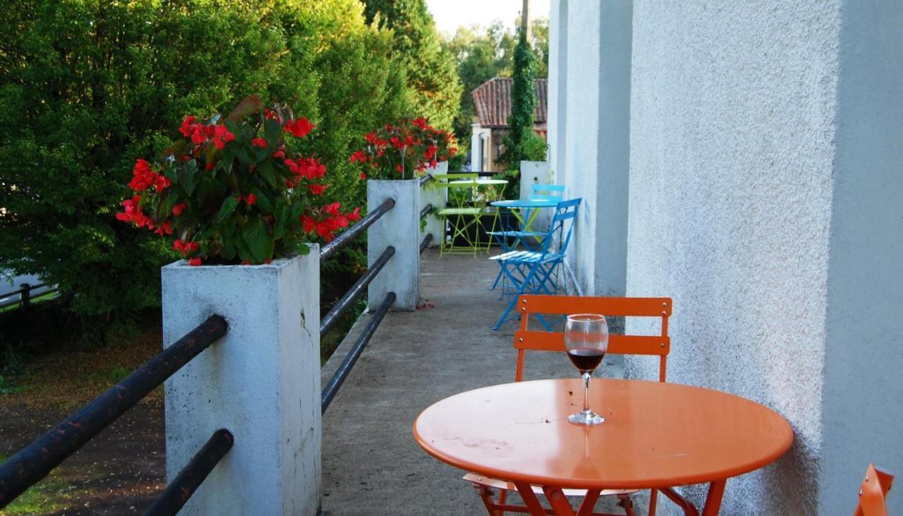 White Grape Inn Piégut-Pluviers Exterior photo